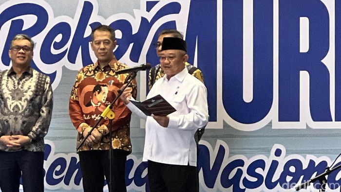Mendikdasmen Kenang Jasa Soeharto di Pendidikan: Beasiswa Supersemar-SD Inpres