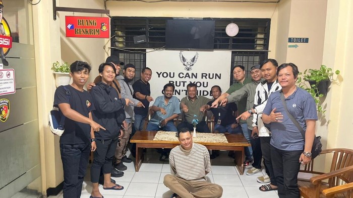 Bang Jago' Pengendara Ninja Pukul Pemotor di Jaksel Resmi Tersangka