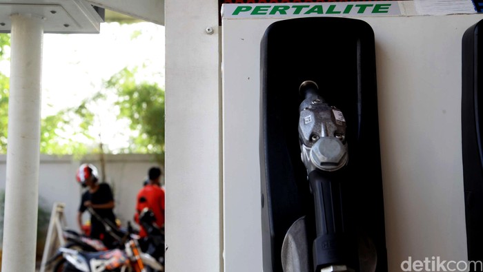 Awas Kaget! Kendaraan Nunggak Pajak Dilarang Pakai BBM Pertalite