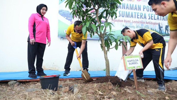 Polda Sumsel Luncurkan Gerakan Tanam 10.000 Pohon untuk Sambut Hari Bhayangkara ke-80