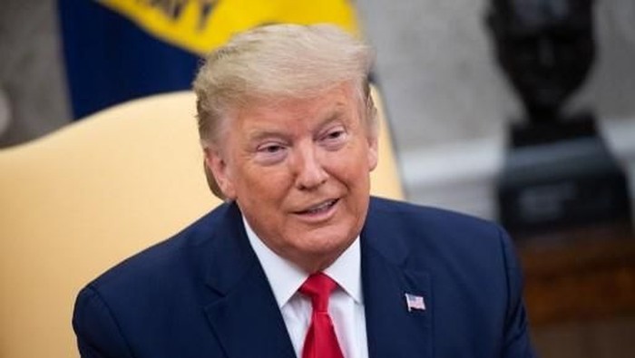 Trump Cabut Sementara Sanksi Minyak Iran, Izin Penjualan Berlaku 60 Hari