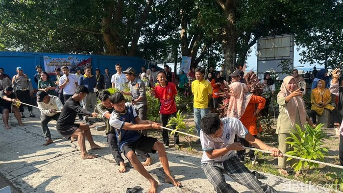 Lomba Warga di Pulau Tidung Meriahkan Hari Bhayangkara Ke-80