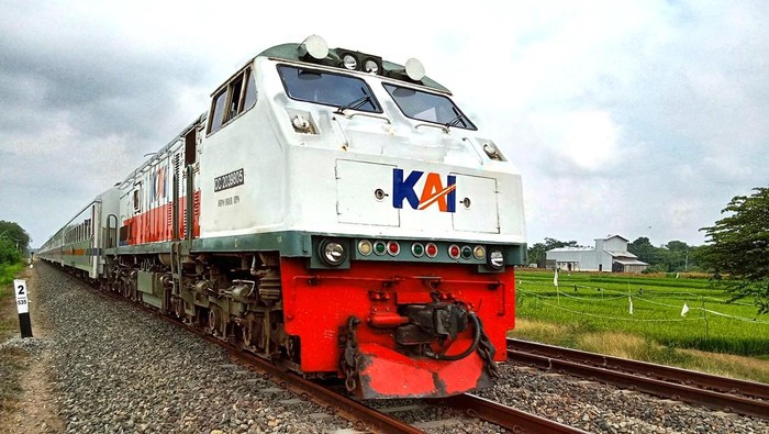 Wisatawan Mancanegara Semakin Gemar Jelajah Indonesia dengan Kereta Api