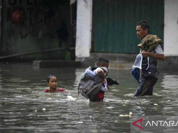 12 Wilayah di Jakarta Waspada Banjir Pesisir Sampai 3 Juli