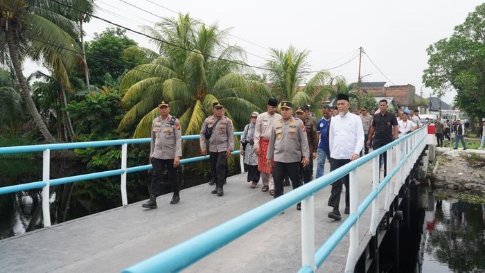 Kapolda Riau Tinjau Langsung Jembatan Merah Putih di Dumai, Pujian untuk Kerja Keras Personel