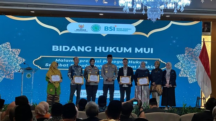 Polda Sumsel Raih Penghargaan Penegak Hukum Sahabat Dhuafa dari MUI
