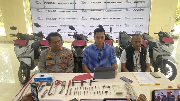 Polisi Bekuk 8 Spesialis Curanmor di Depok, Barang Bukti Tali Pocong Ikut Disita