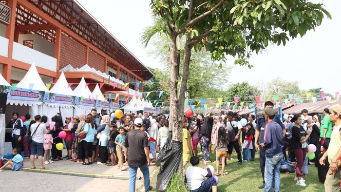 Polri Gelar Pasar Rakyat Meriah di Jakarta Barat untuk Rayakan Hari Bhayangkara ke-80