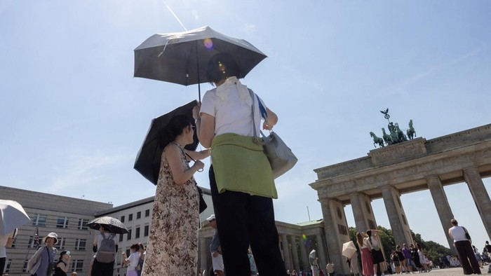 Bingkai Sepekan: Panas Ekstrem Terjang Eropa, Warga Diminta Waspada