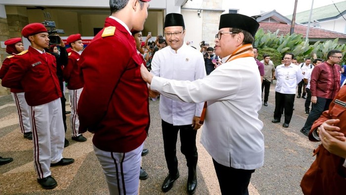 Momen Haru Pramono Teteskan Air Mata Saat Hadiri Open House Sekolah Rakyat