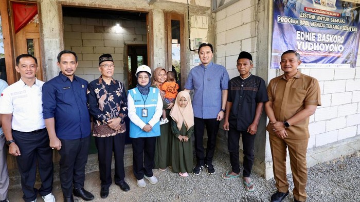 Ibas Kawal Program BPBL, Dorong Tak Ada Lagi Rumah Warga Tanpa Listrik