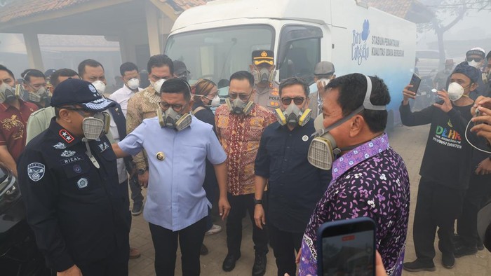 Andra Soni Kunjungi TPA Jatiwaringin, Sebut Penanganan Kebakaran Berjalan Baik