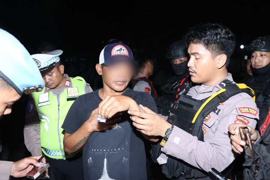 Operasi Berantas Jaya 2026: Patroli Malam Polres Jakbar Amankan Dua Tersangka Pembawa Sabu di Cengkareng