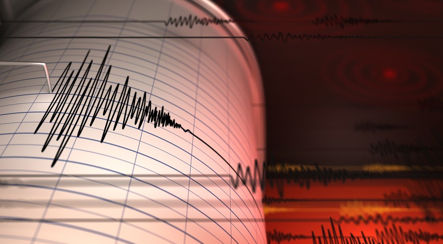 Warga Berhamburan Keluar Rumah Saat Gempa M 5,5 Guncang Sumur Banten