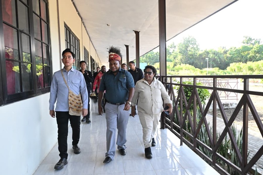 Wamendagri Dampingi Wapres Tinjau Pabrik Kakao dan Pantau Manfaat Dana Otsus Papua Barat