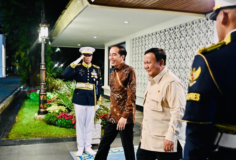 3 Gesture Hangat Prabowo untuk Jokowi yang Berulang Tahun ke-65