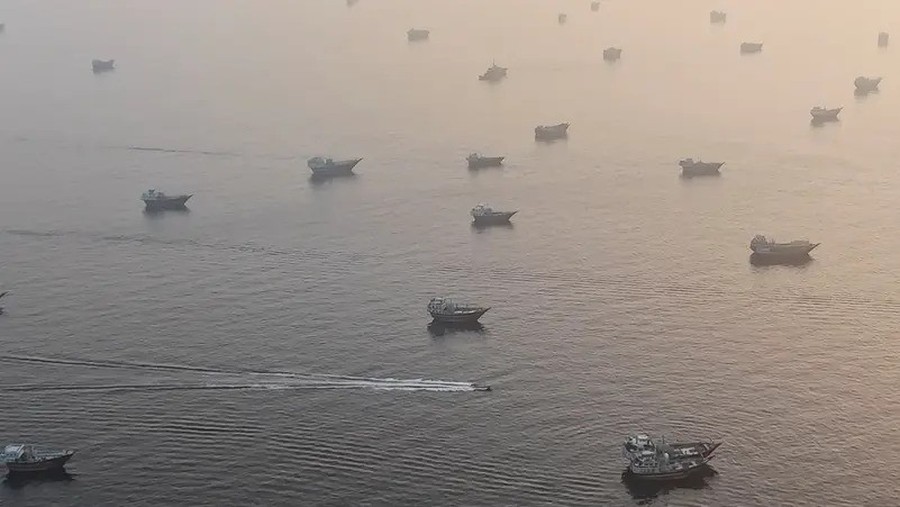 wanti Kapal Asing Tak Kucing-kucingan di Selat Hormuz