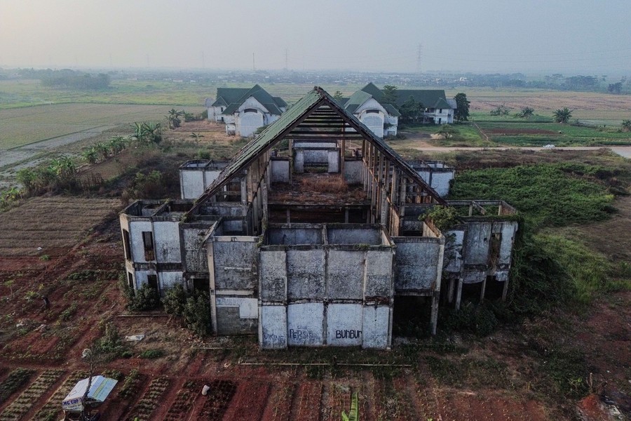 Potret Islamic Centre Bekasi Terbengkalai