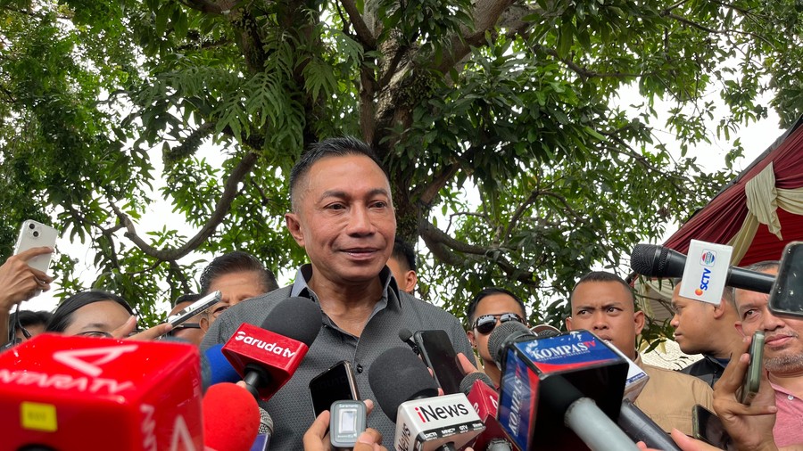 Mahkamah Konstitusi (MK) telah menolak seluruh permohonan gugatan yang diajukan oleh mantan Wakil Kepala Badan Siber dan