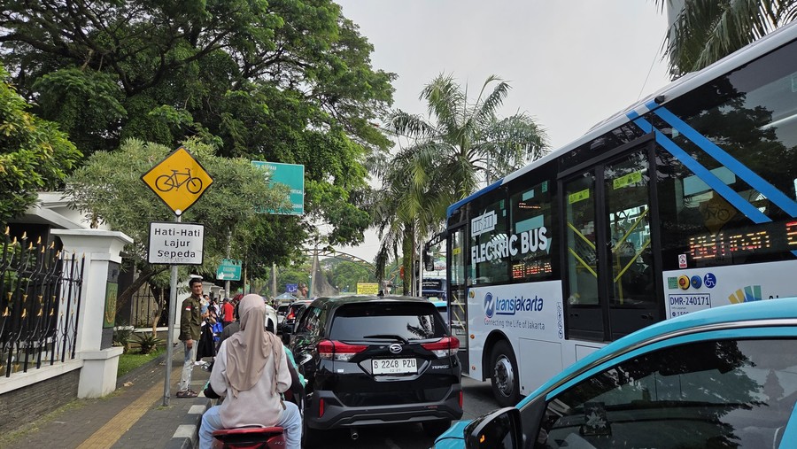 Arus Libur Panjang, Kemacetan Menuju TM Ragunan Mengular Sepanjang 1,5 Kilometer