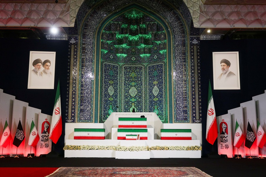 Iran Gelar Prosesi Pemakaman Ayatollah Khamenei, Ketegangan Regional Mereda