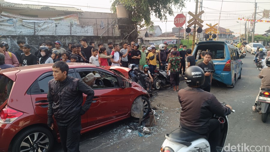 Kecelakaan Beruntun Libatkan Enam Kendaraan di Bogor, Polisi Duga Gagal Jaga Jarak