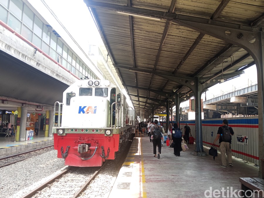 Lonjakan Penumpang Kereta Api Semester I 2026