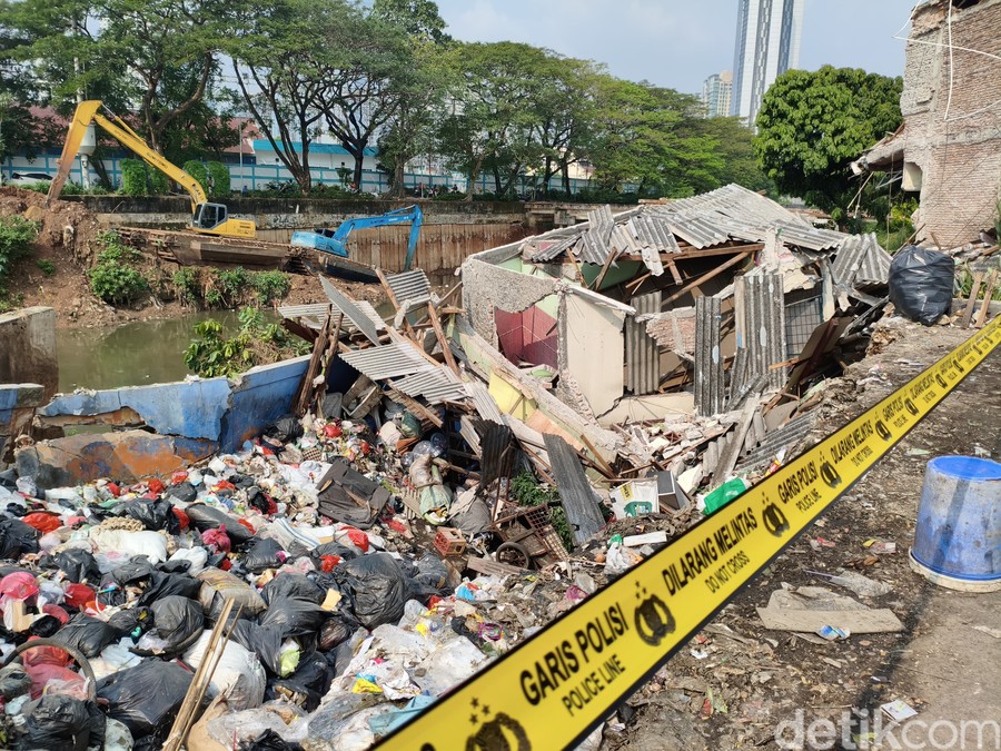 Penanganan Darurat Pasca-Ambruk di Benhil