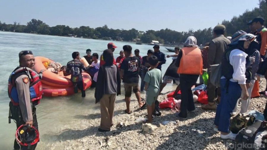 Kapal Kehabisan Tenaga di Perairan Pulau Pari, Evakuasi Besar-Besaran Digelar
