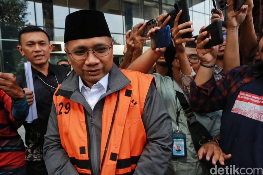 Yaqut Cholil Qoumas Jalani Perawatan di RS Polri, KPK Tunda Penahanan