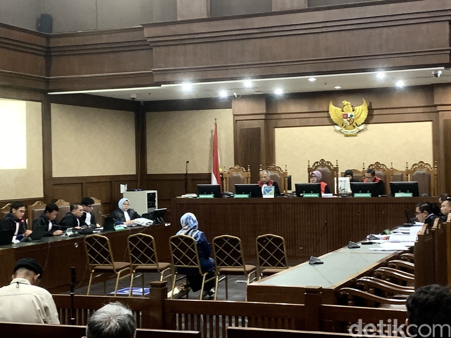 Jakarta  - Kepala Keasistenan Utama 5 Ombudsman RI, Irma Syarifah, mengungkapkan tekanan yang diterima dari mantan Ketua