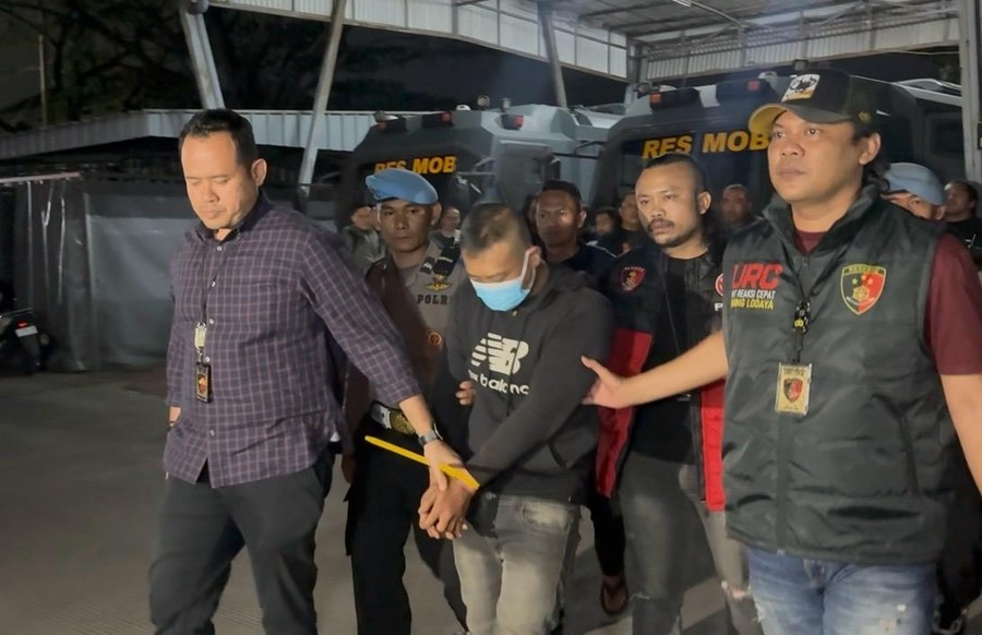 Taufik Hidayat (30) akhirnya berhasil diringkus oleh Tim Reserse Polda Jawa Barat. Pria yang menjadi tersangka kasus pen