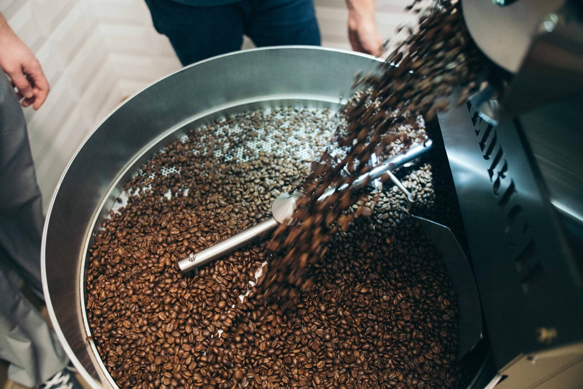 Mengungkap Seni dan Ilmu Roasting Kopi: Dari Biji Hijau ke Cita Rasa Sempurna