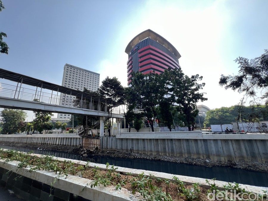 Warga Setuju Jembatan Gembok Cinta Dibangun di Atas Kali Cideng, Berharap Aliran Sungai Kembali Bersih
