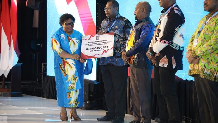 Kemendagri Dorong Semangat Inovasi Lewat Apresiasi Pemda Berprestasi di Tanah Papua