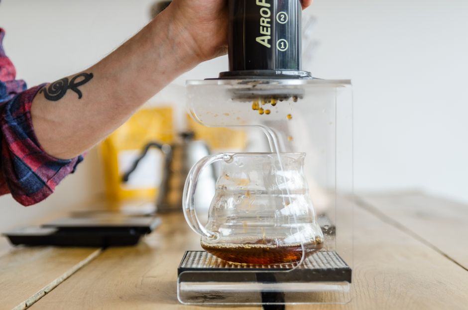 Panduan Seduh Kopi Manual: V60, French Press, Aeropress, Mana Favoritmu?
