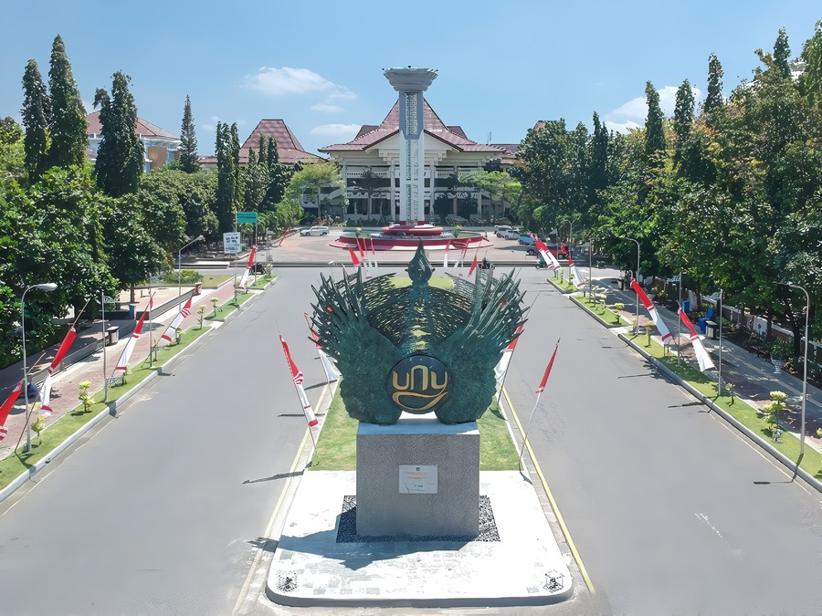 Warek UNY Buka Suara Usai Viral Debat dengan Mahasiswa Terkait Spanduk Kritik