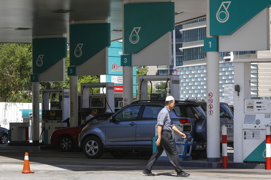 Harga Solar Subsidi di Malaysia Turun Menjadi RM 2,10 per Liter Mulai Juli