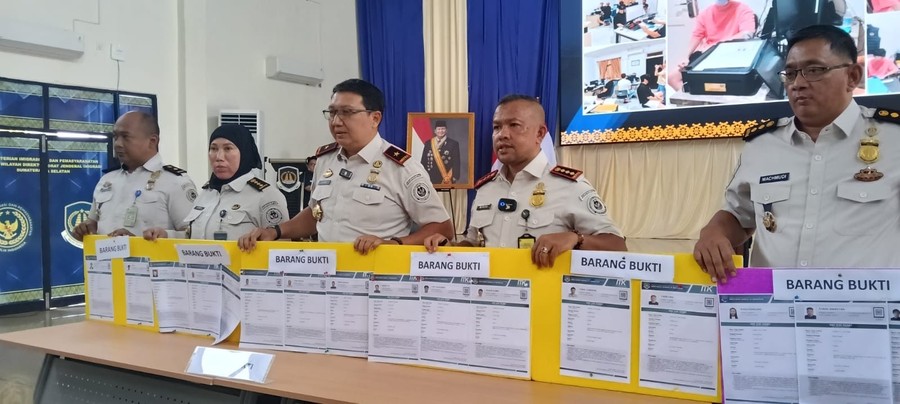 16 Warga China Dideportasi Imigrasi Sumsel Akibat Penyalahgunaan Izin Tinggal