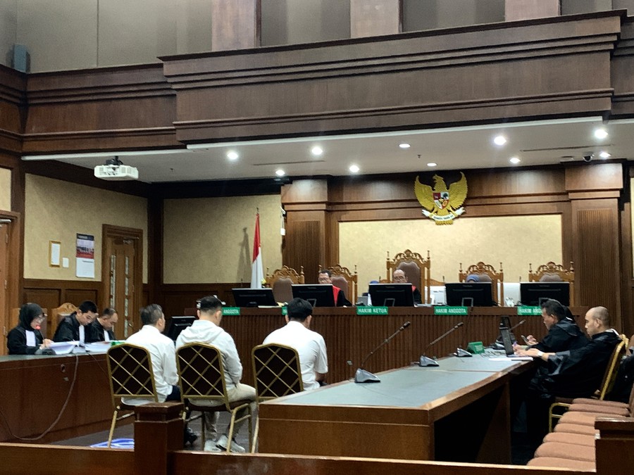Tiga Pimpinan Blueray Cargo Dituntut Hingga 3 Tahun Penjara Atas Suap Pejabat Bea Cukai