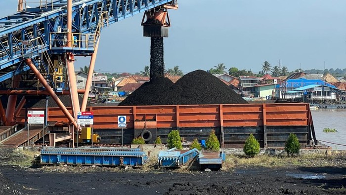 Ekspor Batu Bara Ditahan Sementara untuk Amankan Pasokan ke PLN