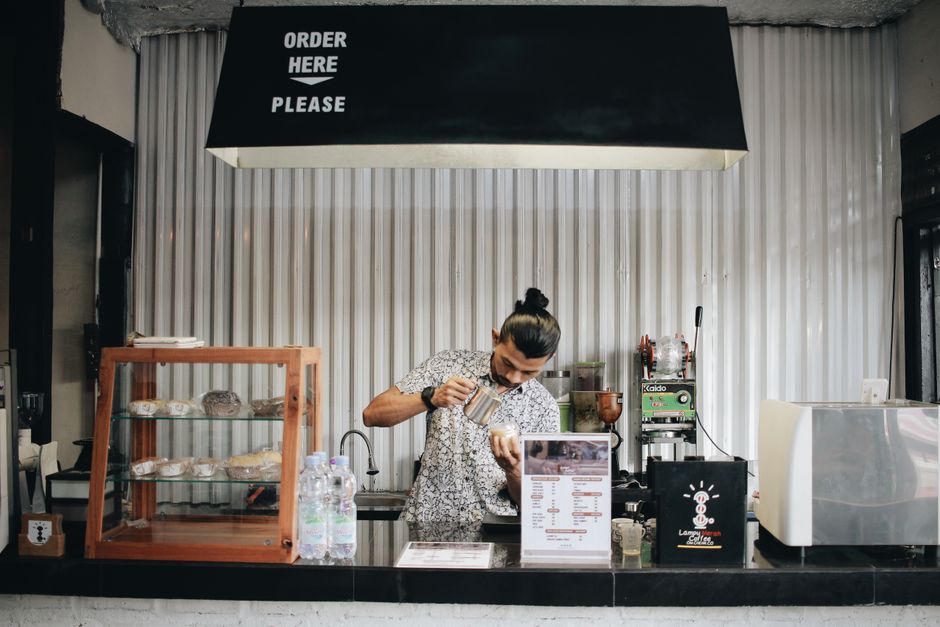 Menjadi Barista Profesional: Keterampilan dan Sertifikasi di Indonesia