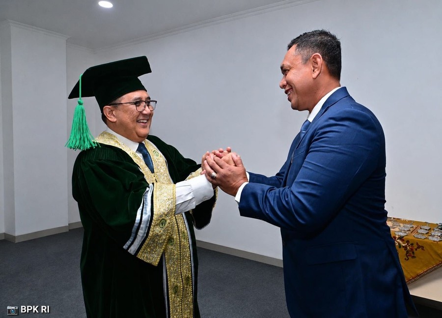 Dirut BULOG Hadiri Pengukuhan Profesor Kehormatan Anggota BPK RI di UNISSULA