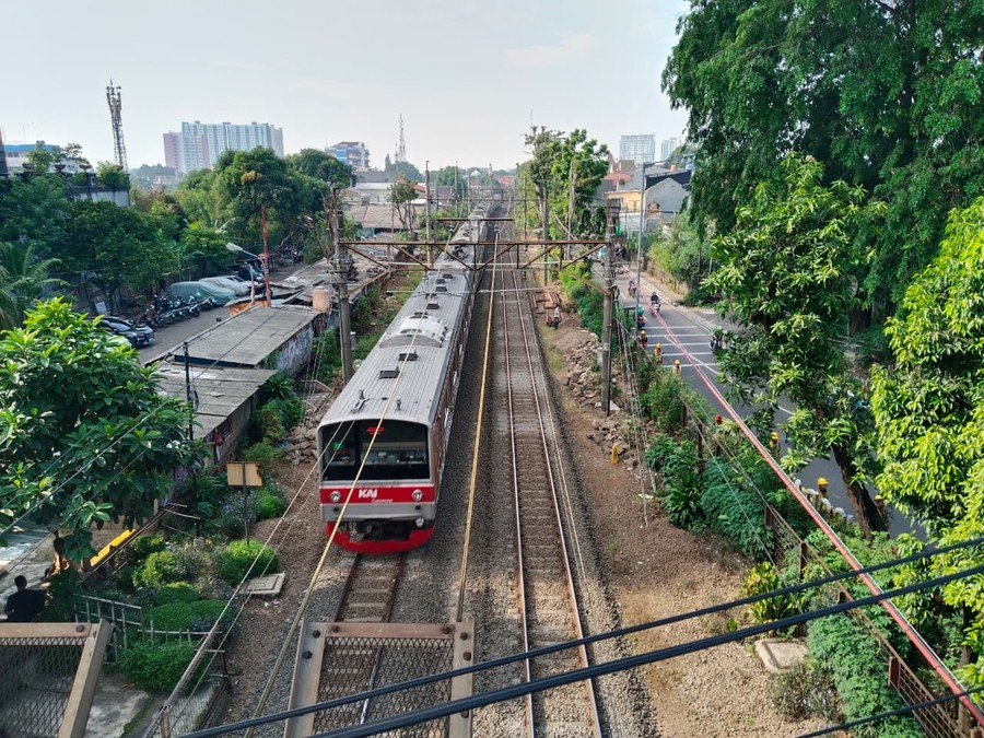 Kecelakaan Eskalator di Stasiun Bekasi, Seorang Penumpang Jatuh Picu Efek Domino