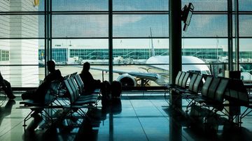 Pesawat AL Tergelincir, Jadwal Penerbangan Bandara Hasanuddin Delay